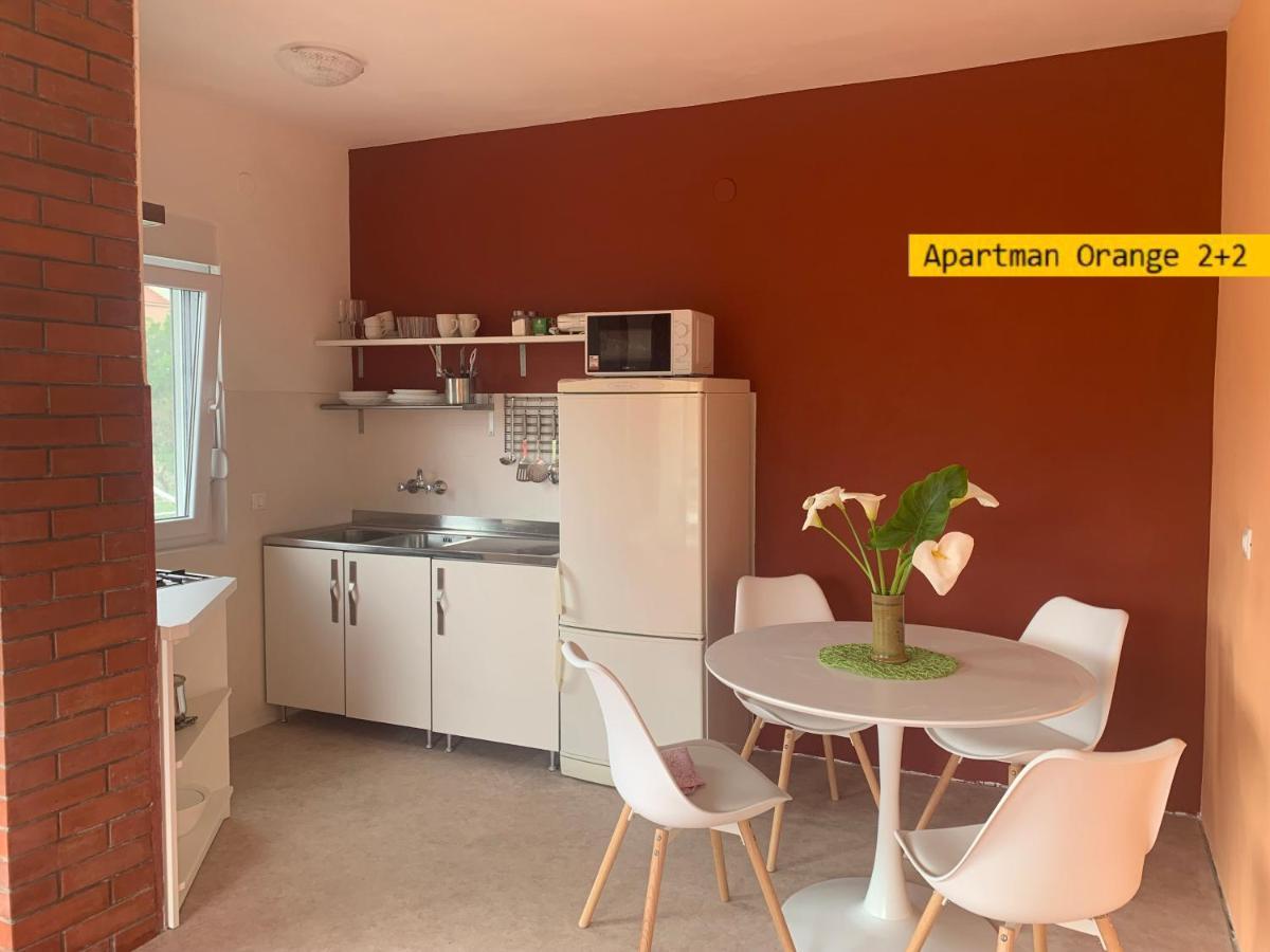 Apartments Garden House 포드고라 외부 사진