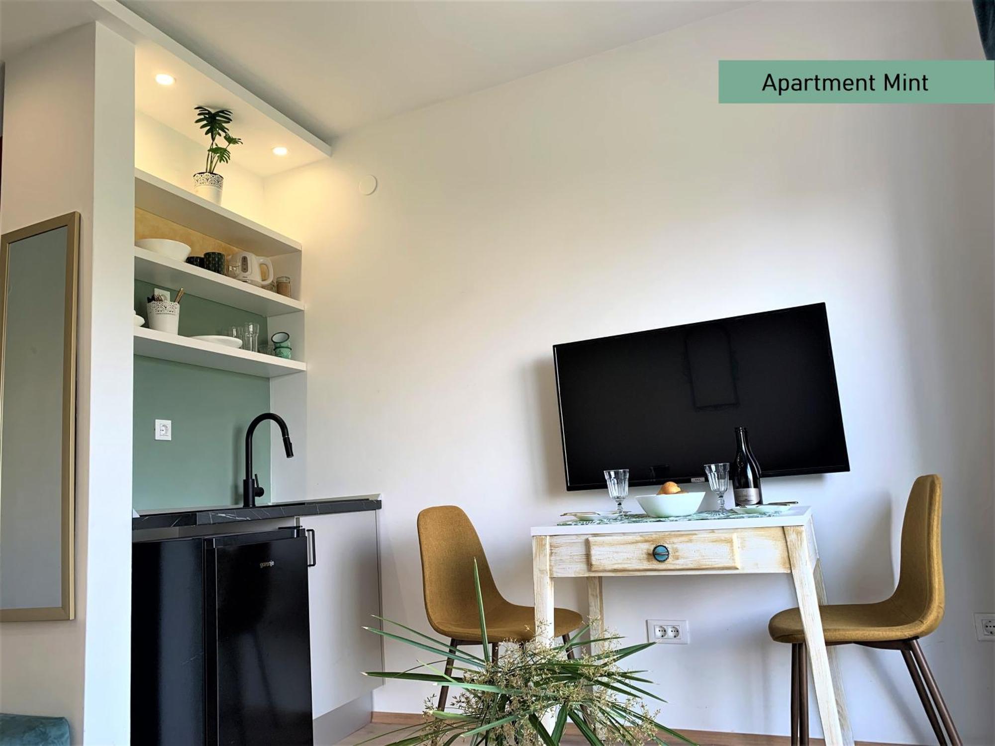 Apartments Garden House 포드고라 외부 사진