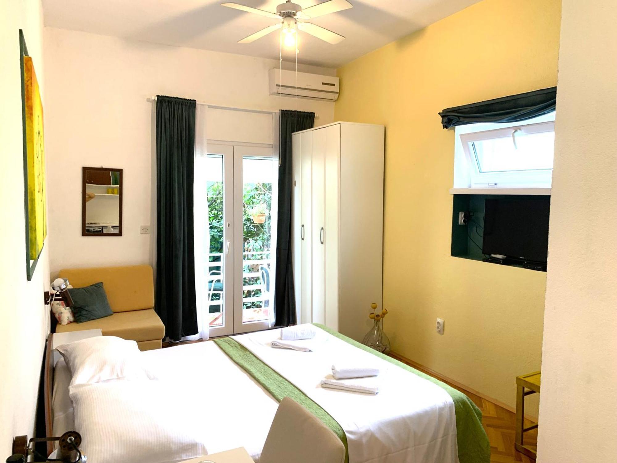 Apartments Garden House 포드고라 외부 사진