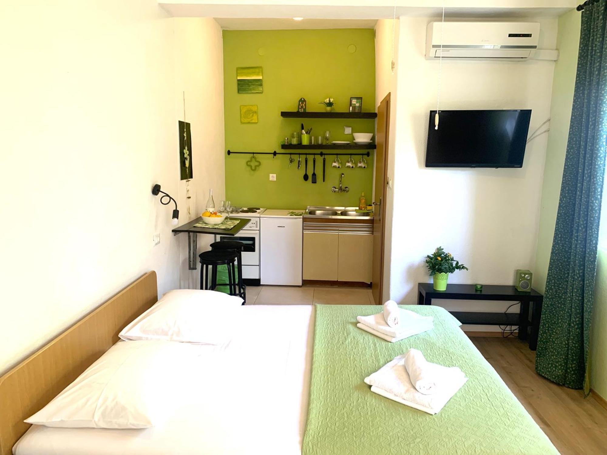 Apartments Garden House 포드고라 외부 사진